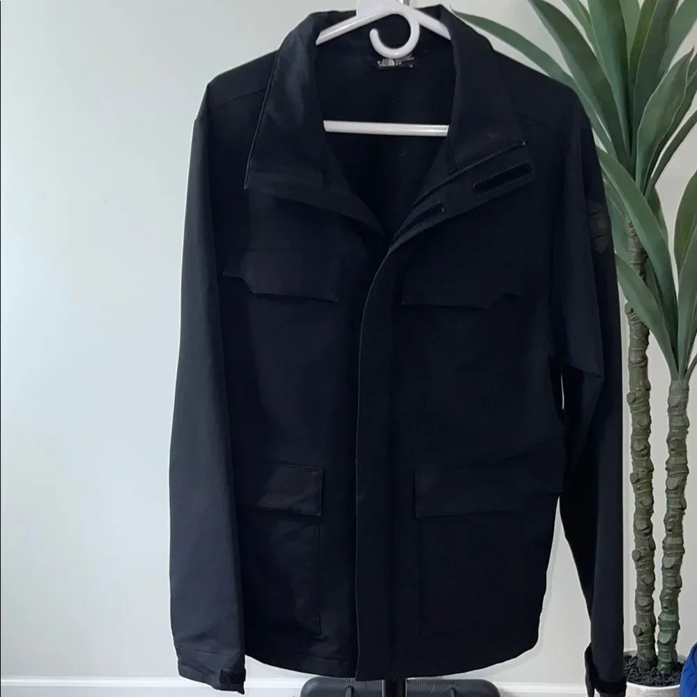 The North Face Black Performance Jacket for Versatile Outdoor Use